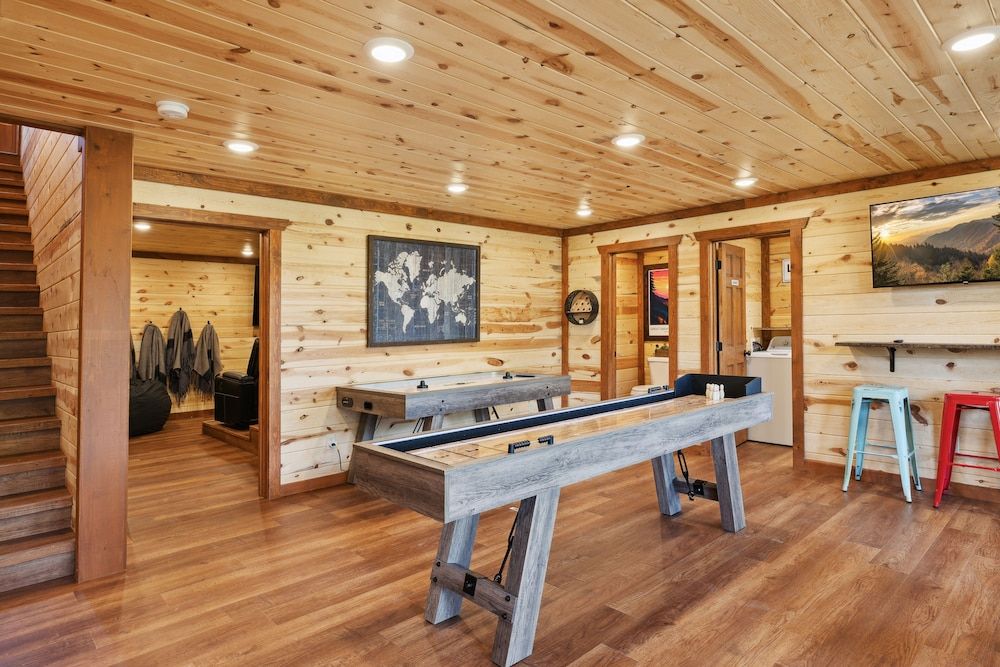 Smoky Mountain Splash 6 Bedroom Cabin by RedAwning Cabin, 6 Bedrooms 44