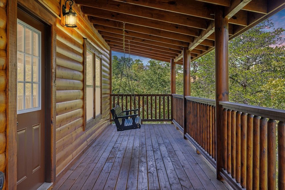 Smoky Mountain Splash 6 Bedroom Cabin by RedAwning Cabin, 6 Bedrooms 70