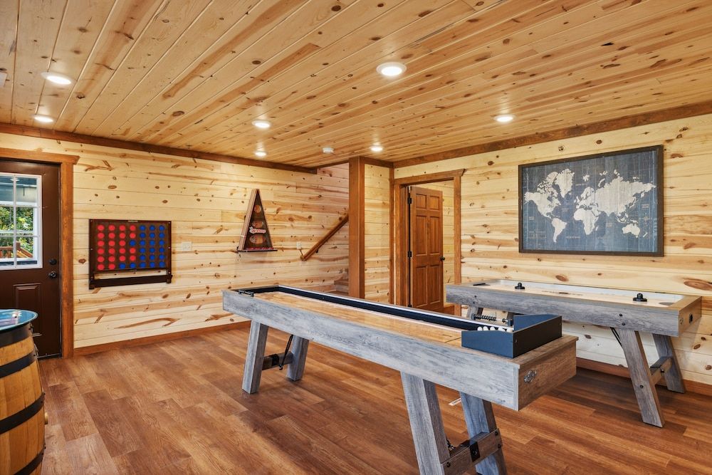 Smoky Mountain Splash 6 Bedroom Cabin by RedAwning Cabin, 6 Bedrooms 46