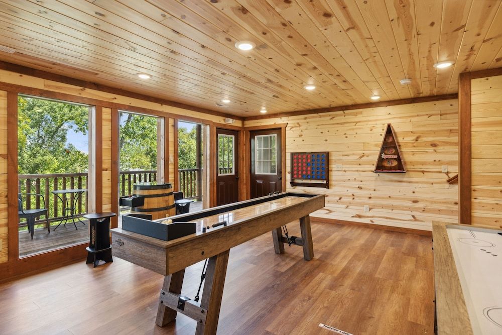 Smoky Mountain Splash 6 Bedroom Cabin by RedAwning Cabin, 6 Bedrooms 45