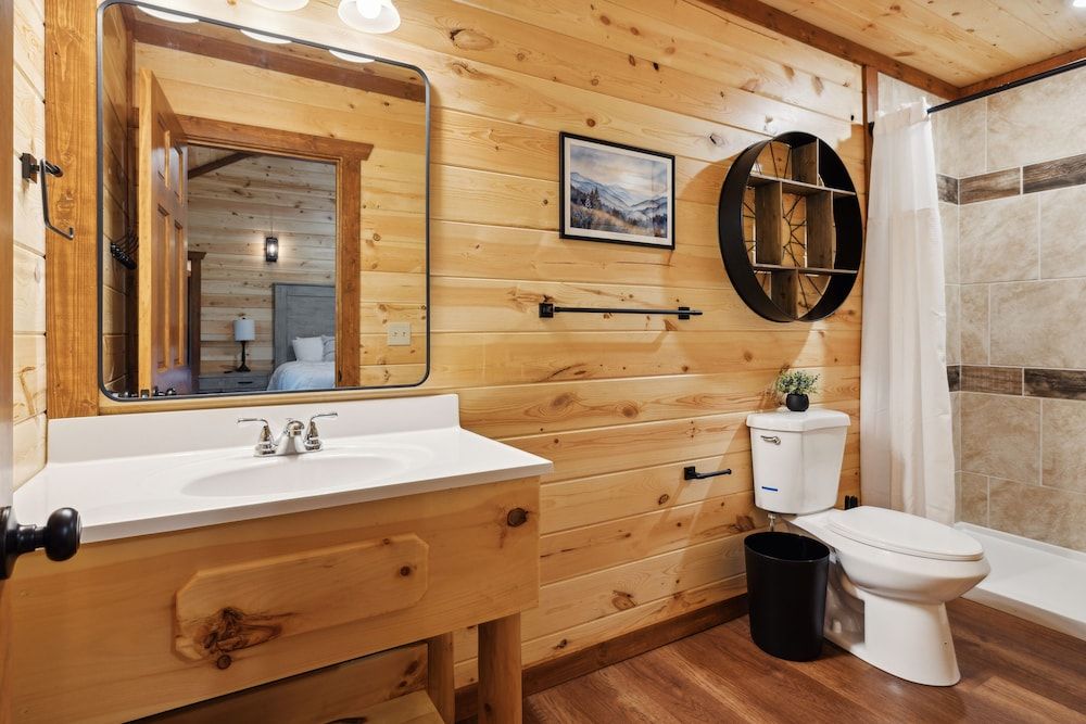 Smoky Mountain Splash 6 Bedroom Cabin by RedAwning Cabin, 6 Bedrooms 33