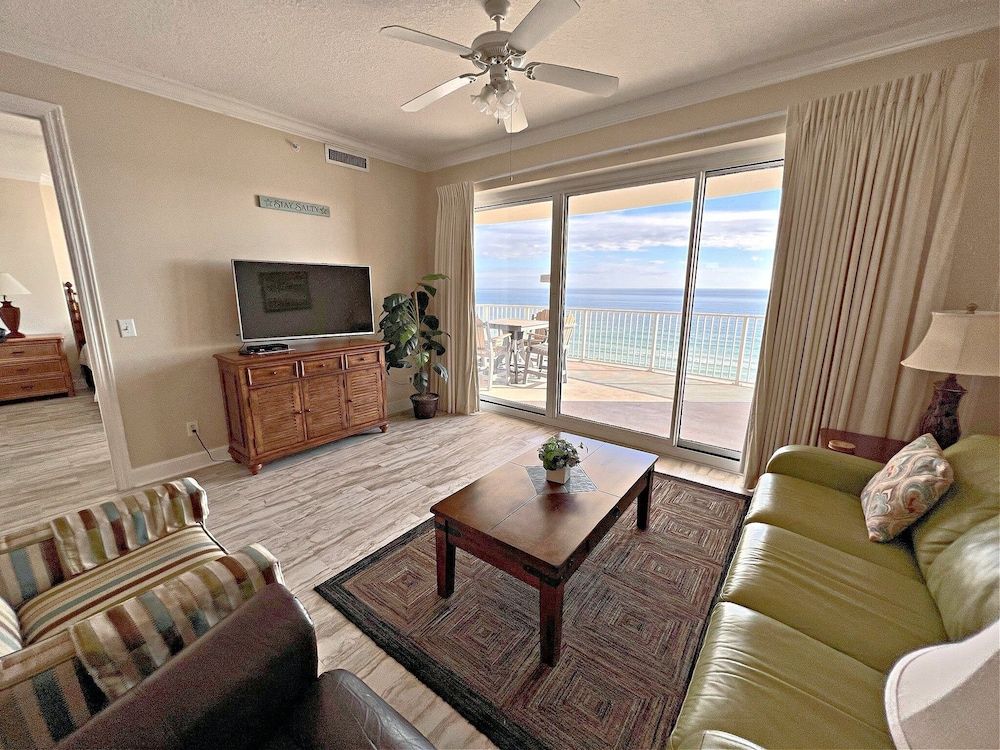 Regency Isle 704