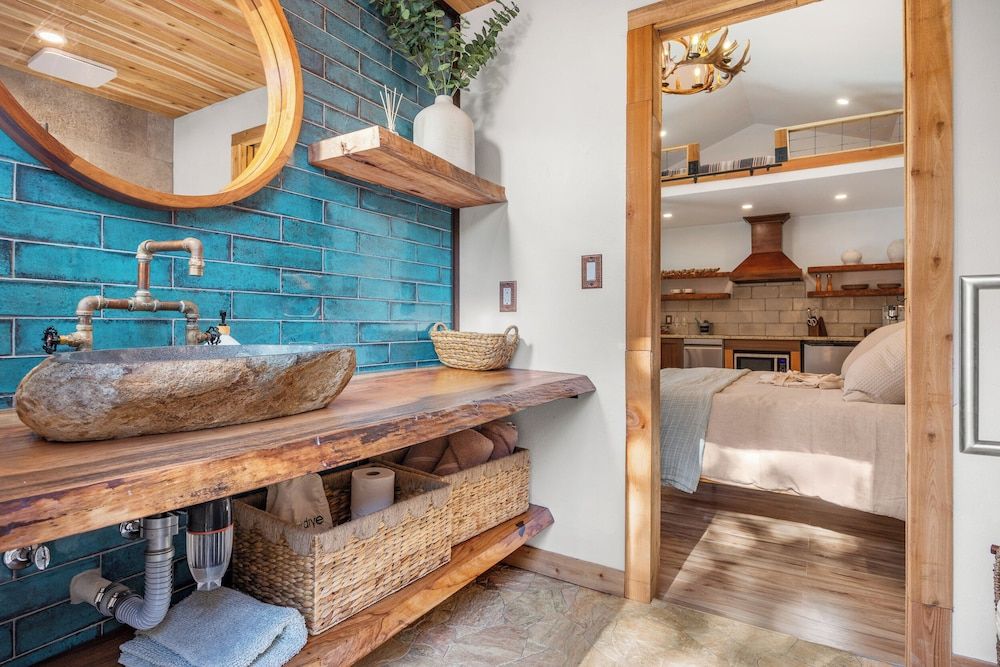 Romantic Luxury Retreat-hot/cold pool & sauna Luxury Villa, Courtyard View 19