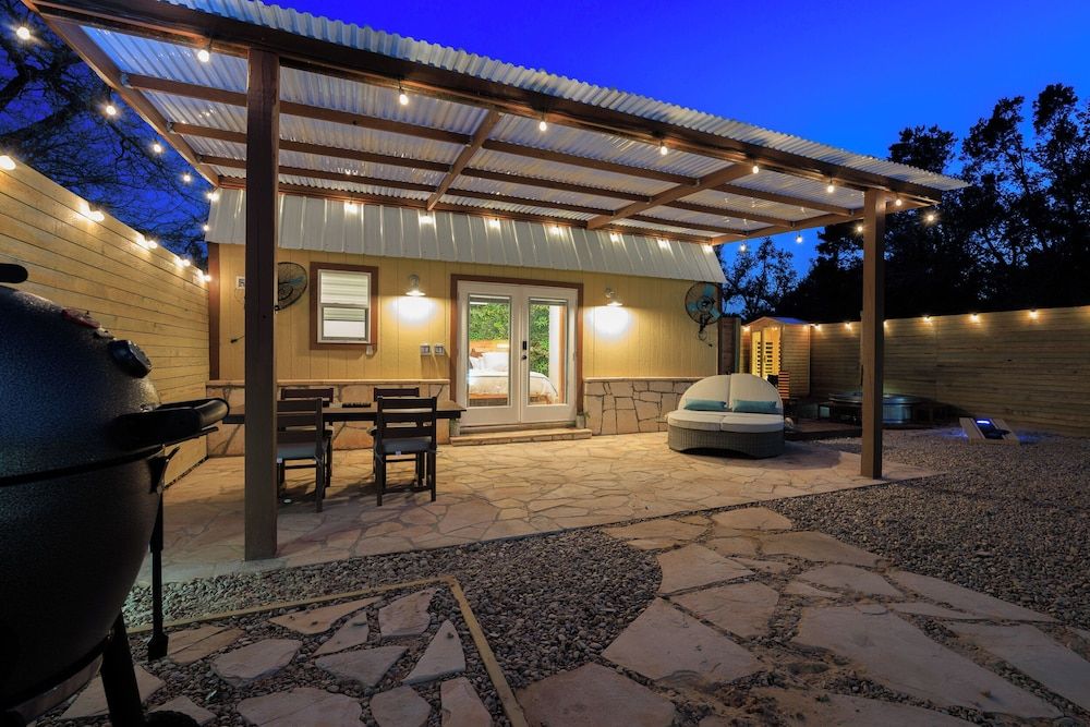 Romantic Luxury Retreat-hot/cold pool & sauna Luxury Villa, Courtyard View 17