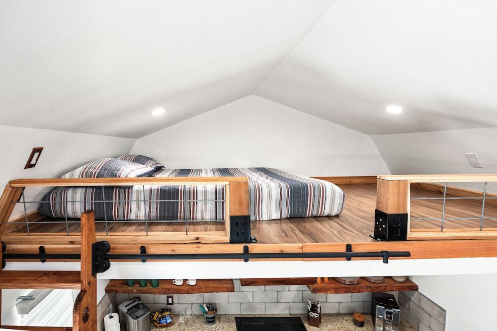 Romantic Luxury Retreat-hot/cold pool & sauna Luxury Villa, Courtyard View 8