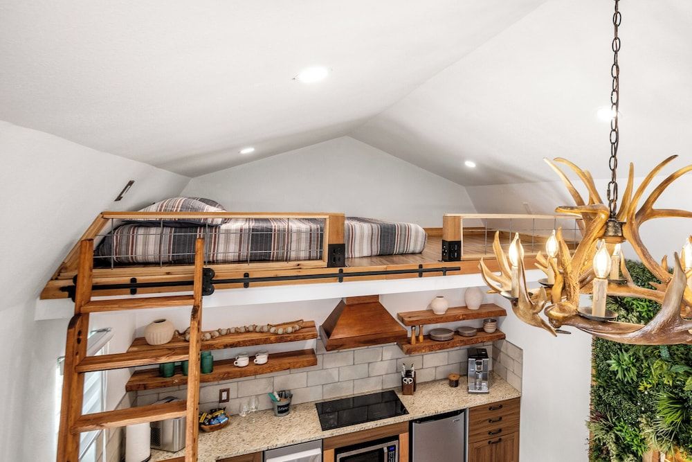 Romantic Luxury Retreat-hot/cold pool & sauna Luxury Villa, Courtyard View 7