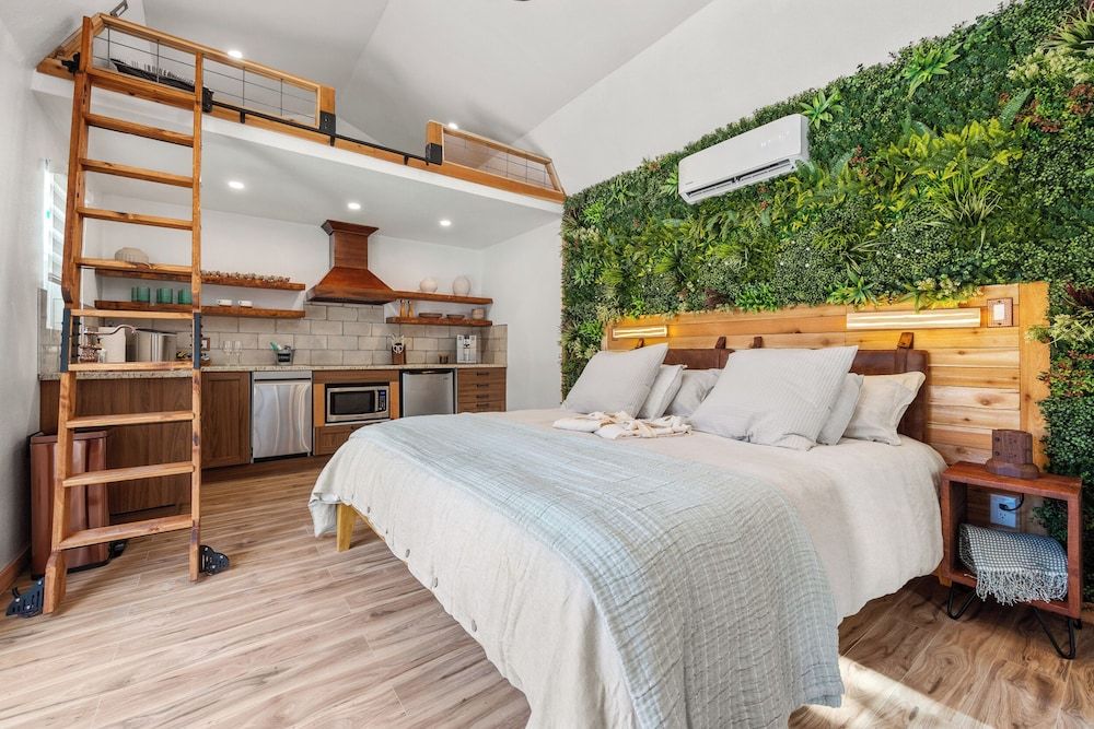 Romantic Luxury Retreat-hot/cold pool & sauna Luxury Villa, Courtyard View 16