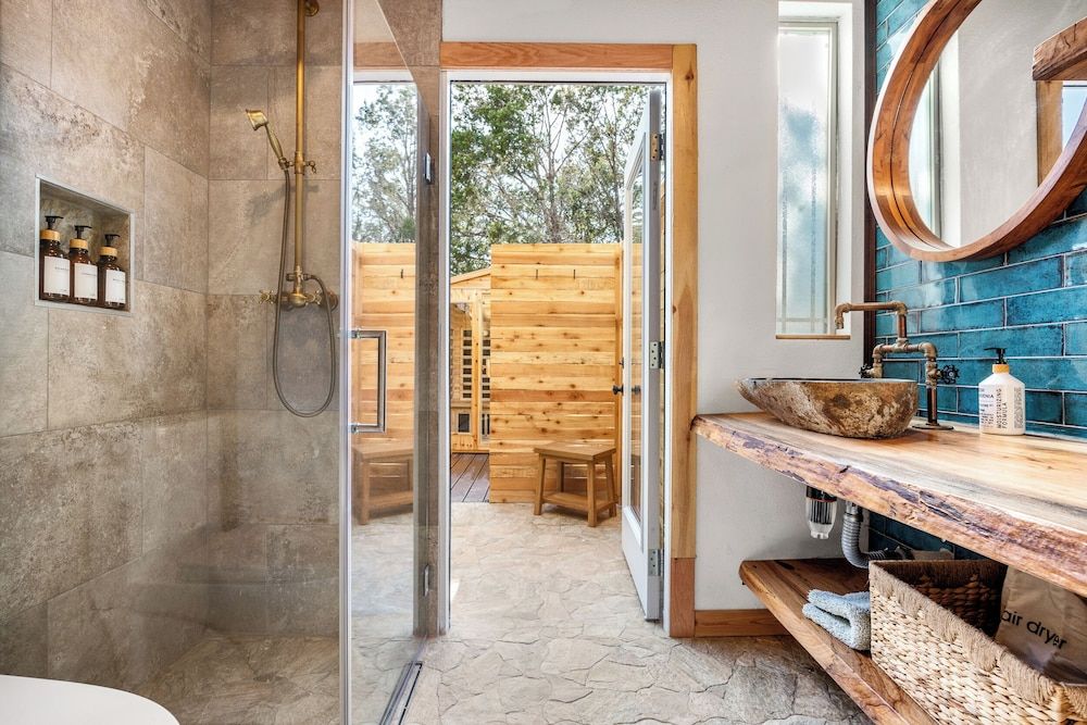 Romantic Luxury Retreat-hot/cold pool & sauna Luxury Villa, Courtyard View 18