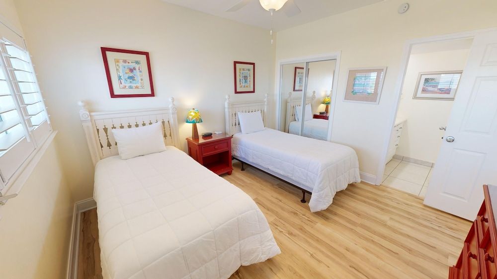 Condo, 2 Bedrooms