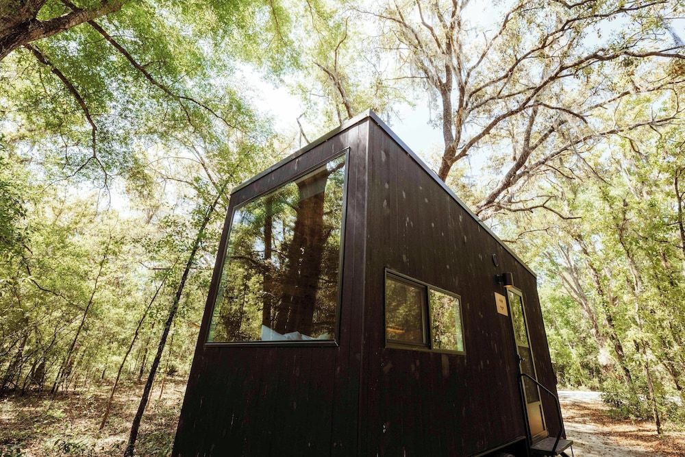 Postcard Cabins Barber Creek, Outdoor Collection by Marriott Bonvoy Standard Cabin, 2 Queen Beds 8