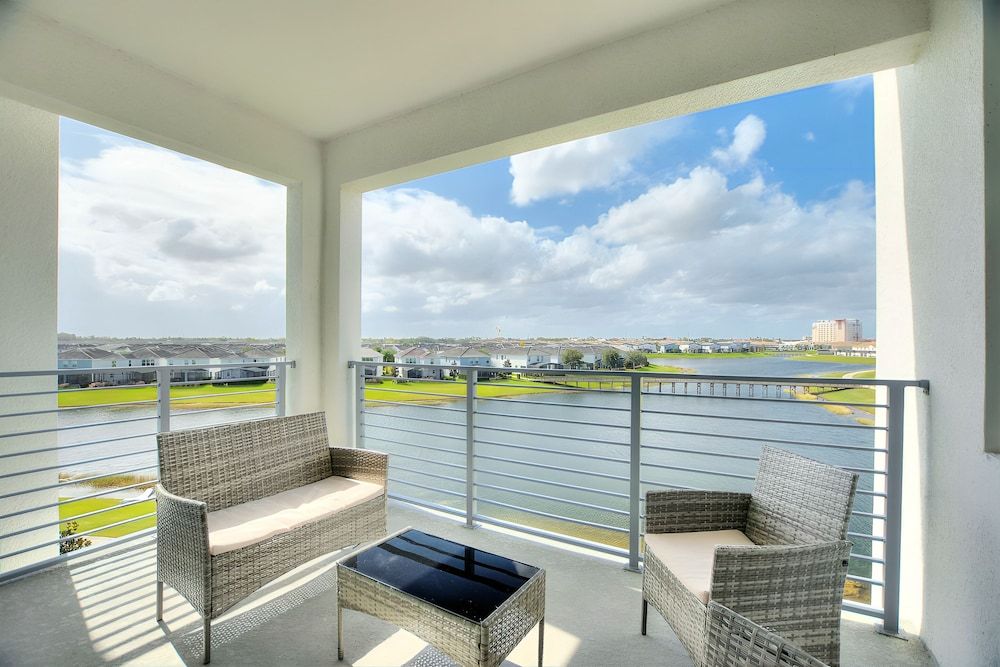 Condo, 2 Bedrooms