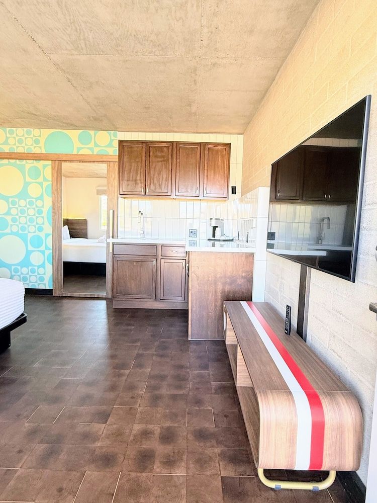 The Alice Hotel Premium Suite, 1 King Bed 8