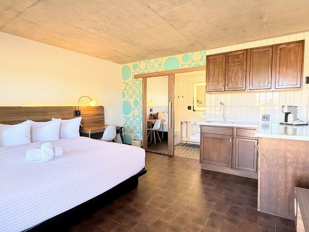 The Alice Hotel Premium Suite, 1 King Bed 11