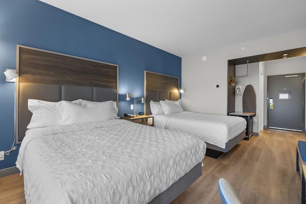 Tru By Hilton Cape Girardeau Room, 2 Queen Beds 3