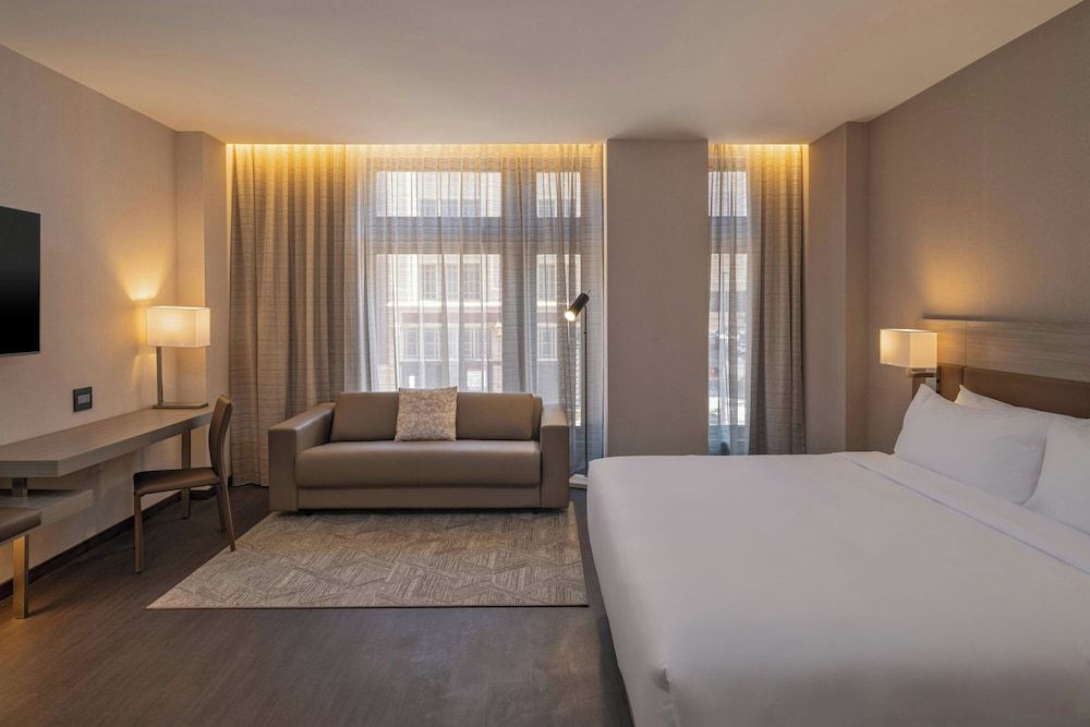 AC Hotel Wichita Downtown Classic Room, 1 King Bed with Sofa bed, City View (Hearing Accessible) 7