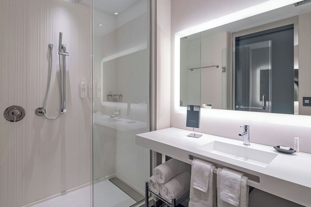 AC Hotel Wichita Downtown Classic Room, 2 Queen Beds, City View 4