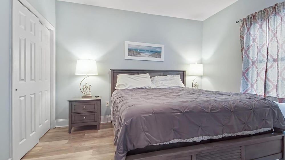 Condo, Multiple Beds (Laketown Wharf 1608- Turtle Tower)