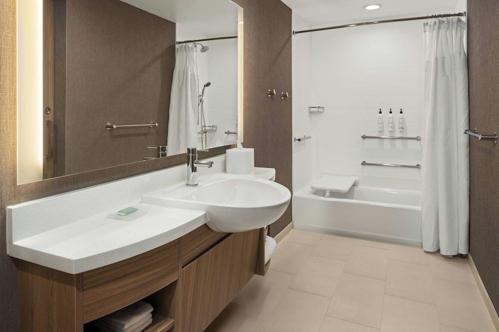 SpringHill Suites by Marriott Eau Claire Suite, 1 King Bed with Sofa bed 5