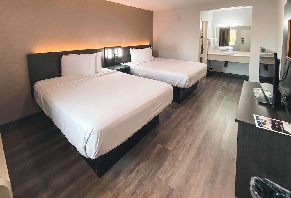 Studio 6 West Sacramento, CA Standard Room, 2 Queen Beds, Non Smoking 4