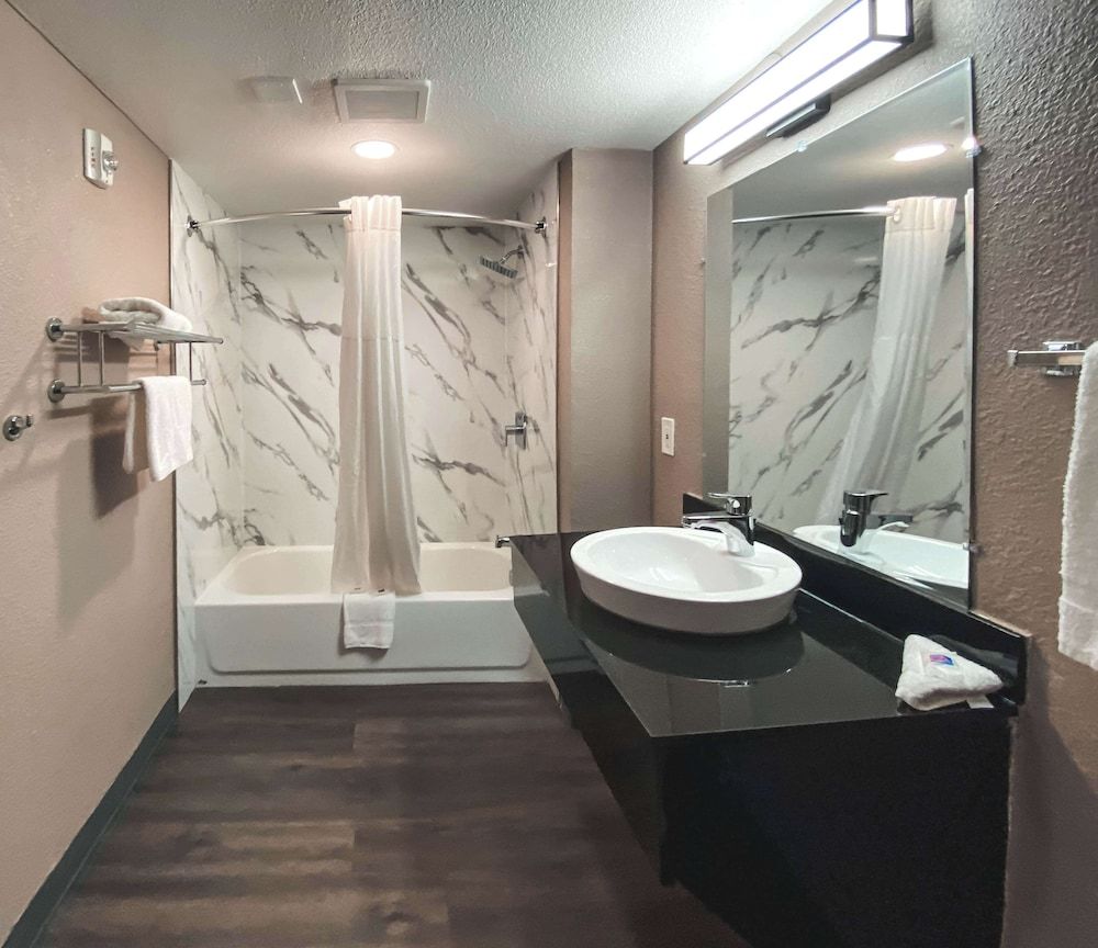 Studio 6 West Sacramento, CA Standard Room, 2 Queen Beds, Non Smoking 10