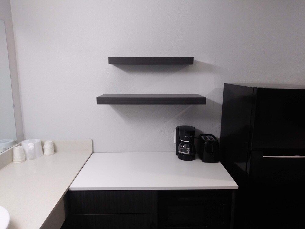 Studio 6 West Sacramento, CA Standard Room, 2 Queen Beds, Non Smoking 8