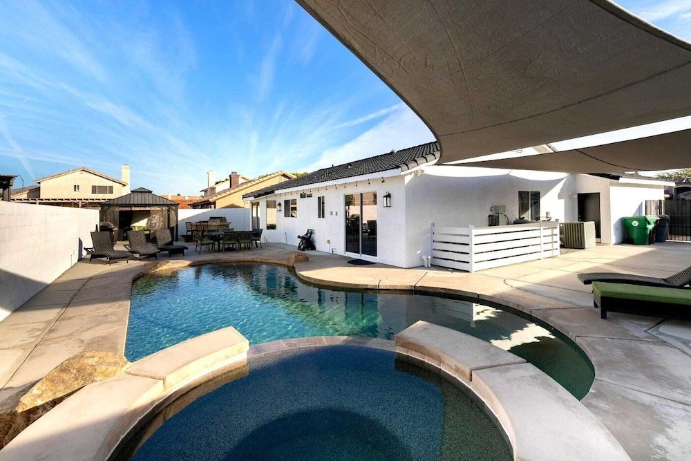 House (4 Bedrooms)