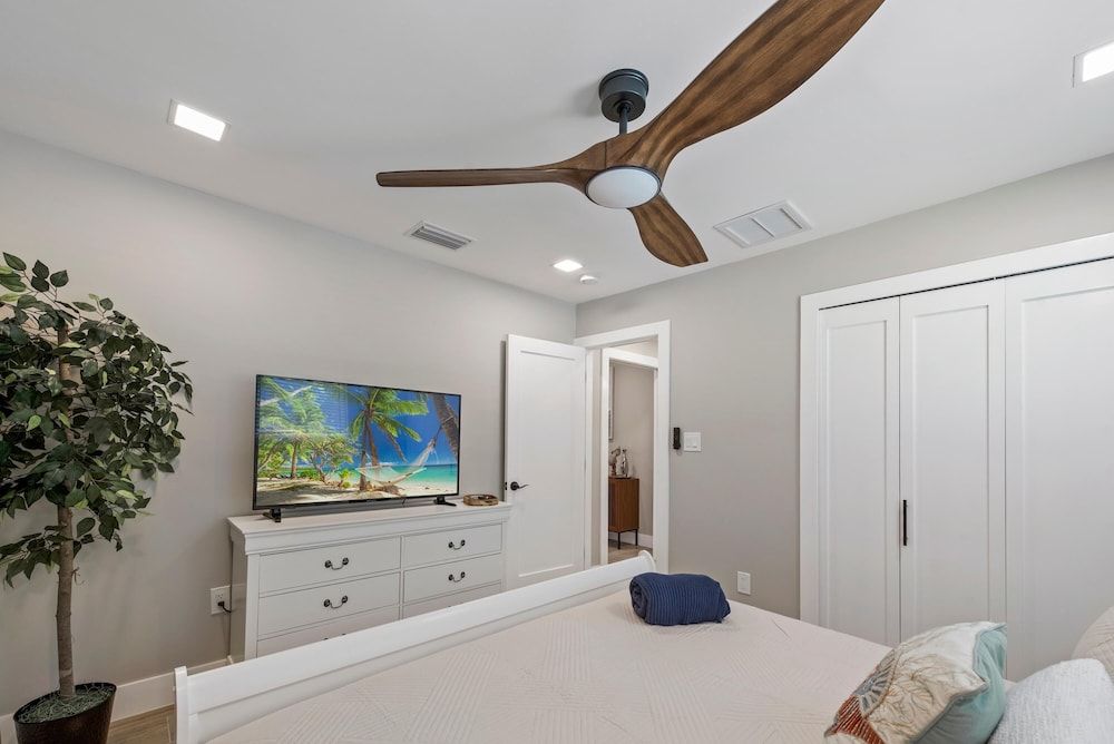 House, Multiple Beds (Beach and Bay)