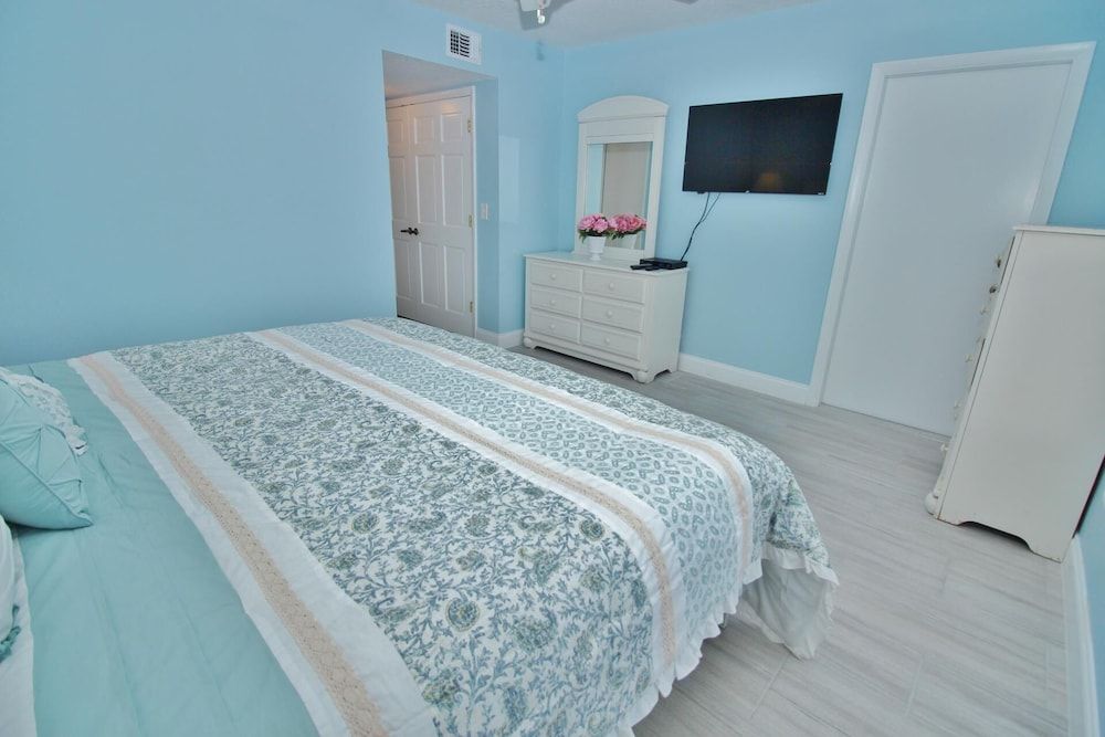 Condo, 1 King Bed with Sofa bed (Sea Coast Gardens III 302)