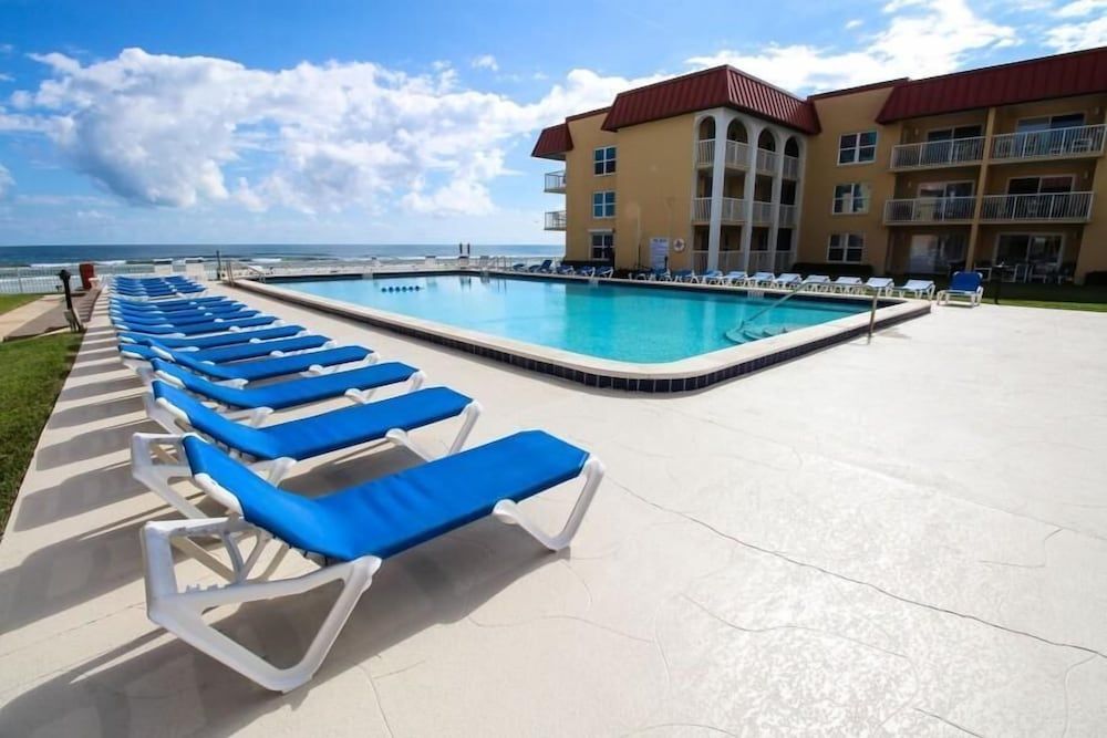 Point East 301