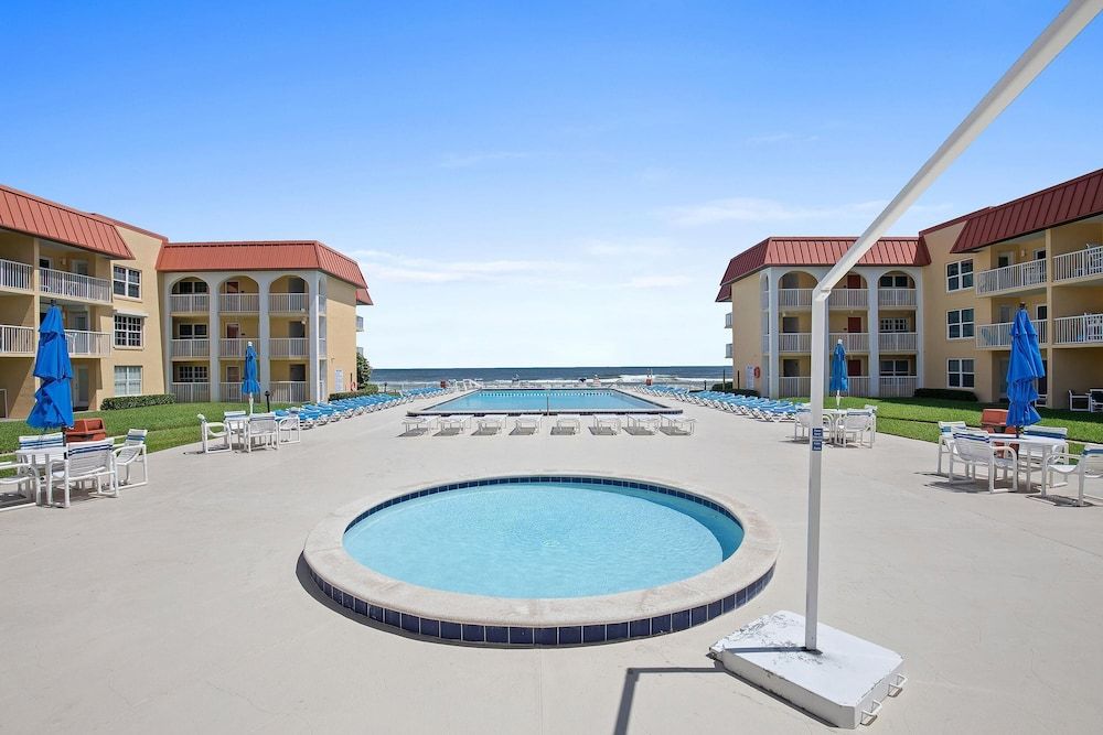 Point East 301