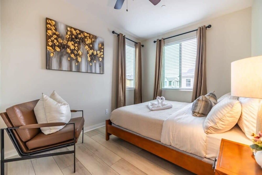 @marbella Lane -amazing 5BR Home in Rancho Mission House (5 Bedrooms) 31