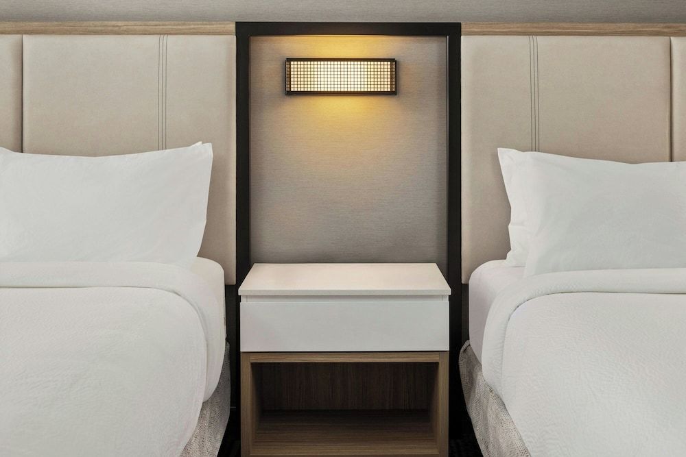 Springhill Suites BY Marriott Bettendorf Studio Suite, Multiple Beds 4