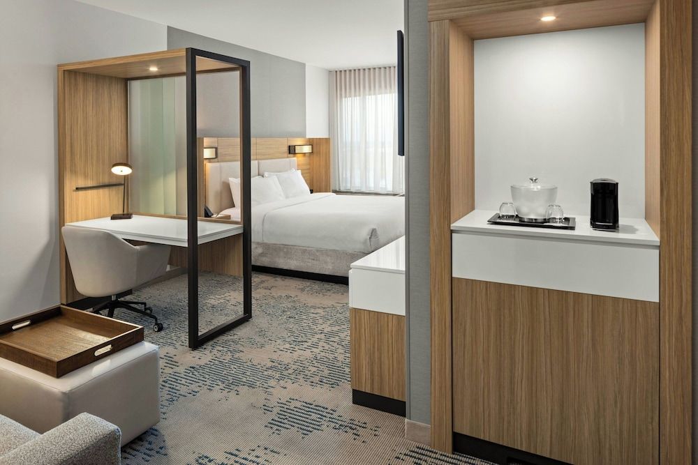 Springhill Suites BY Marriott Bettendorf Studio Suite, 1 King Bed with Sofa bed (Mobility Accessible, Tub) 5