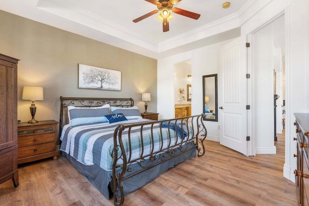 Condo, Multiple Beds, Balcony, Mountain View (Always 80 and Sunny)