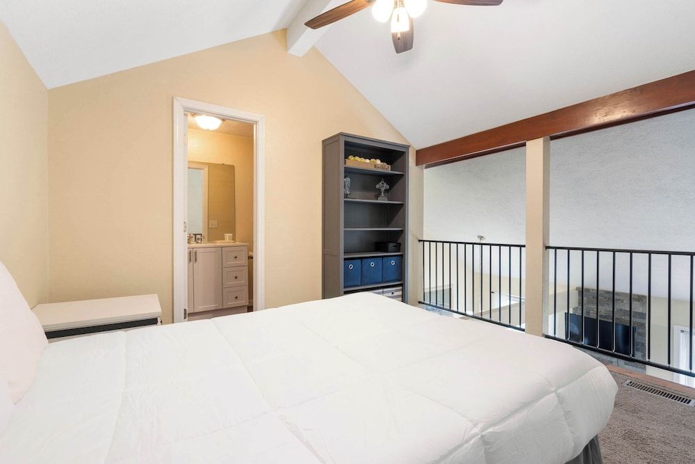 Condo, Multiple Beds, Balcony (Pondside Paradise Retreat)