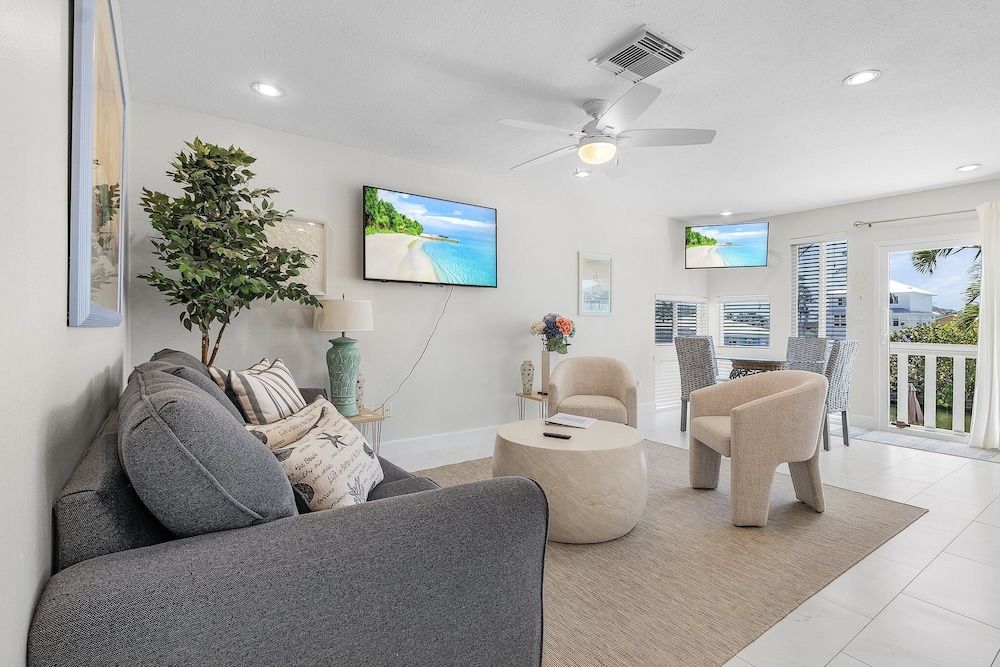 Condo, 2 Bedrooms