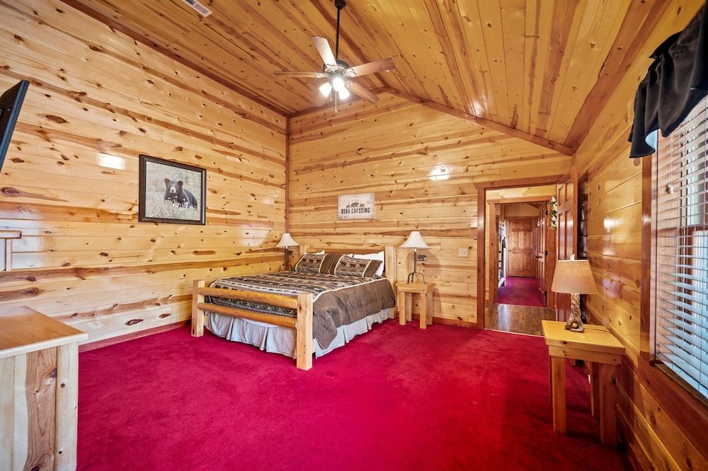 Exquisite Getaway w Indoor Pool Theater Apartment 26