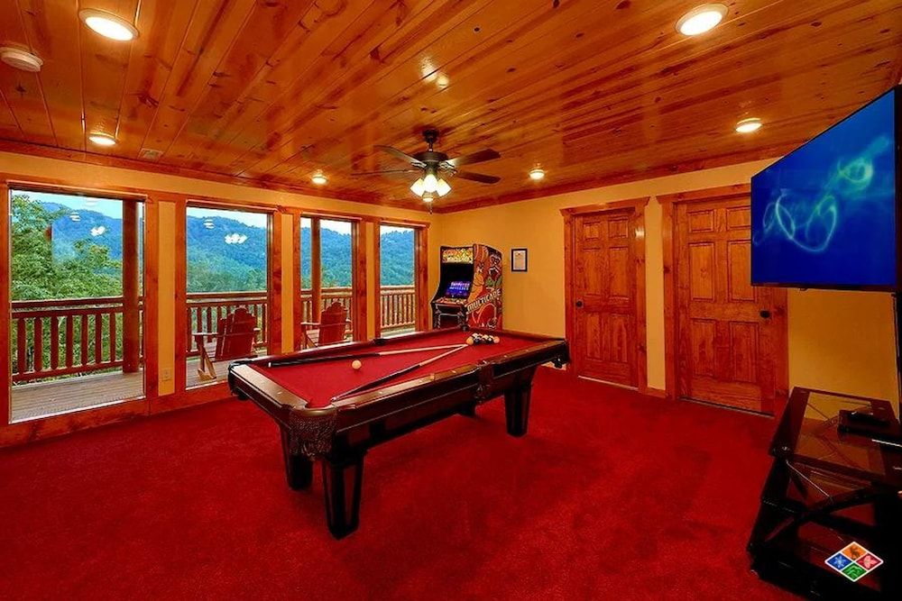 Exquisite Getaway w Indoor Pool Theater Apartment 5