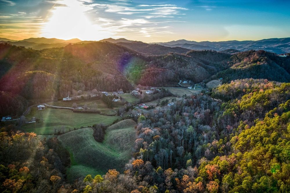 Exquisite Getaway w Indoor Pool Theater Apartment 54