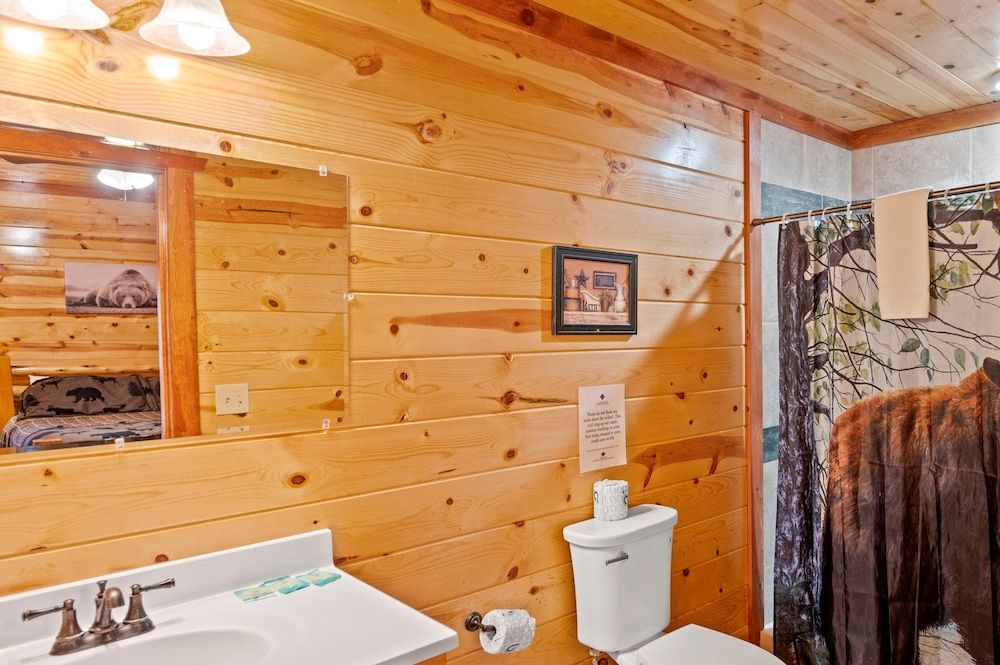 Exquisite Getaway w Indoor Pool Theater Apartment 39