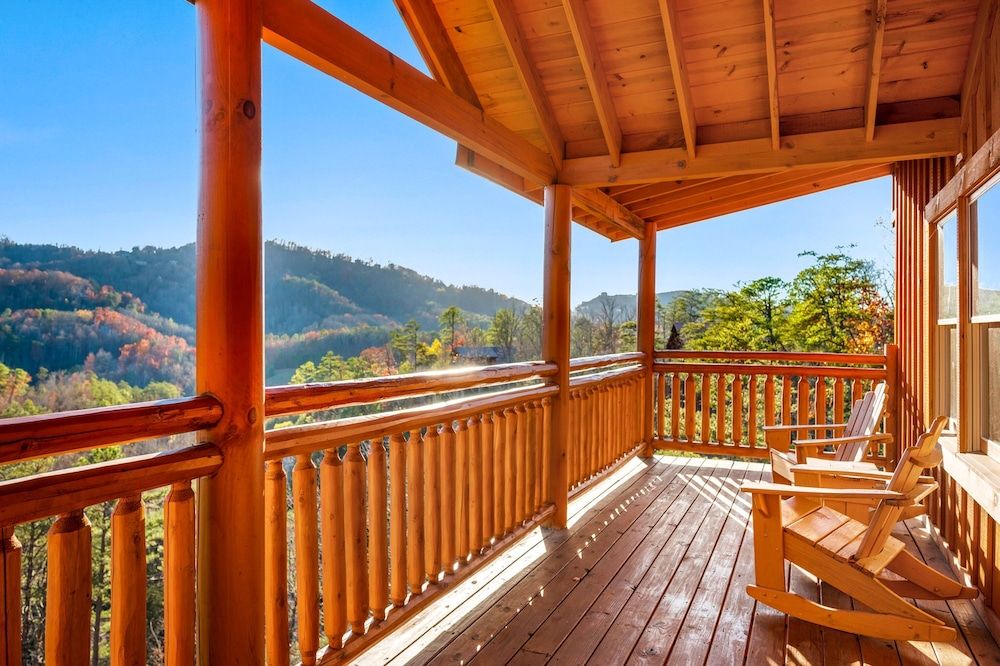 Exquisite Getaway w Indoor Pool Theater Apartment 10