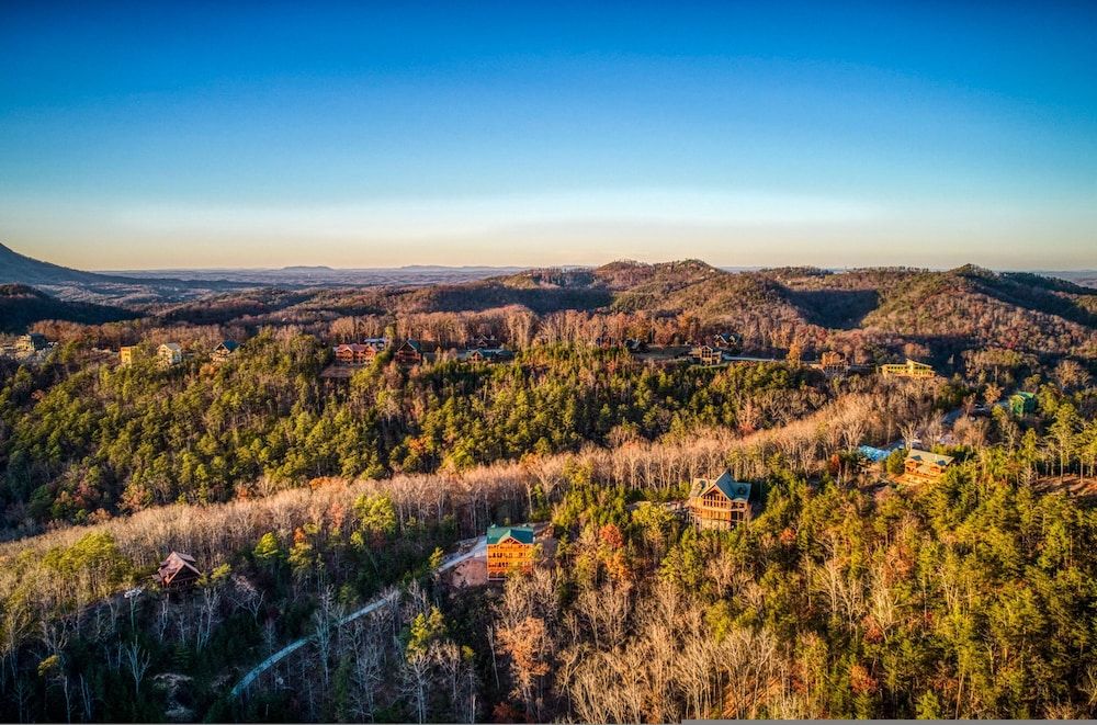 Exquisite Getaway w Indoor Pool Theater Apartment 53