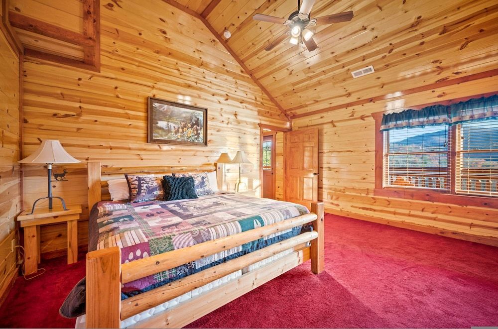 Exquisite Getaway w Indoor Pool Theater Apartment 29