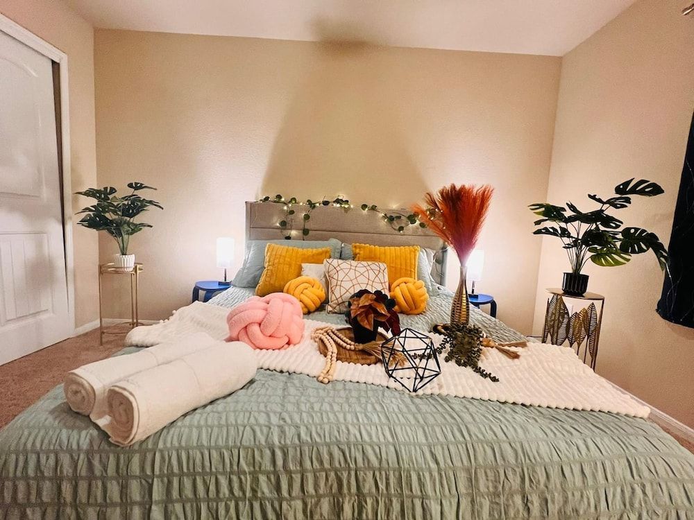 Spacious 4BR Home w Game Room Office Backyard House 14