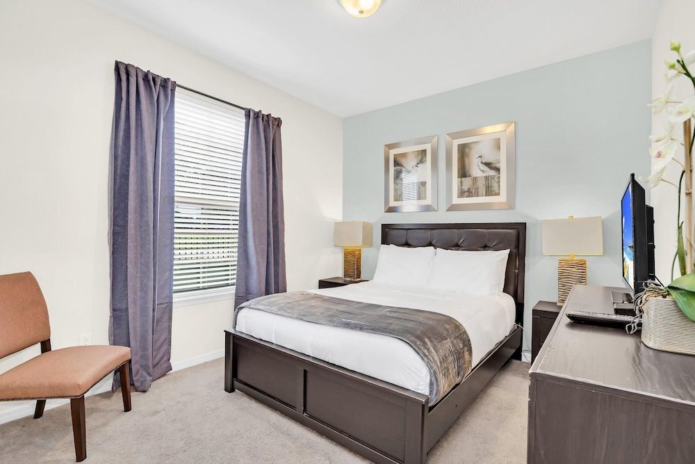 House, Multiple Beds (2027 MD - Windsor Westside Tranquil H)