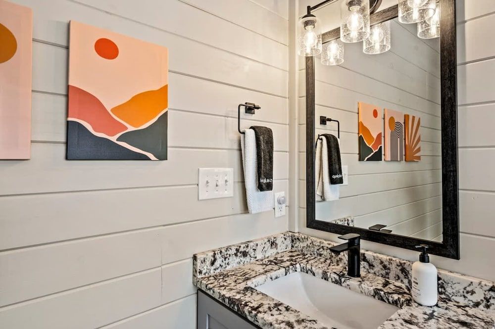 NEW Lake Cabin Sleeps 14 Indoor Pool Hot Tub Suite 21