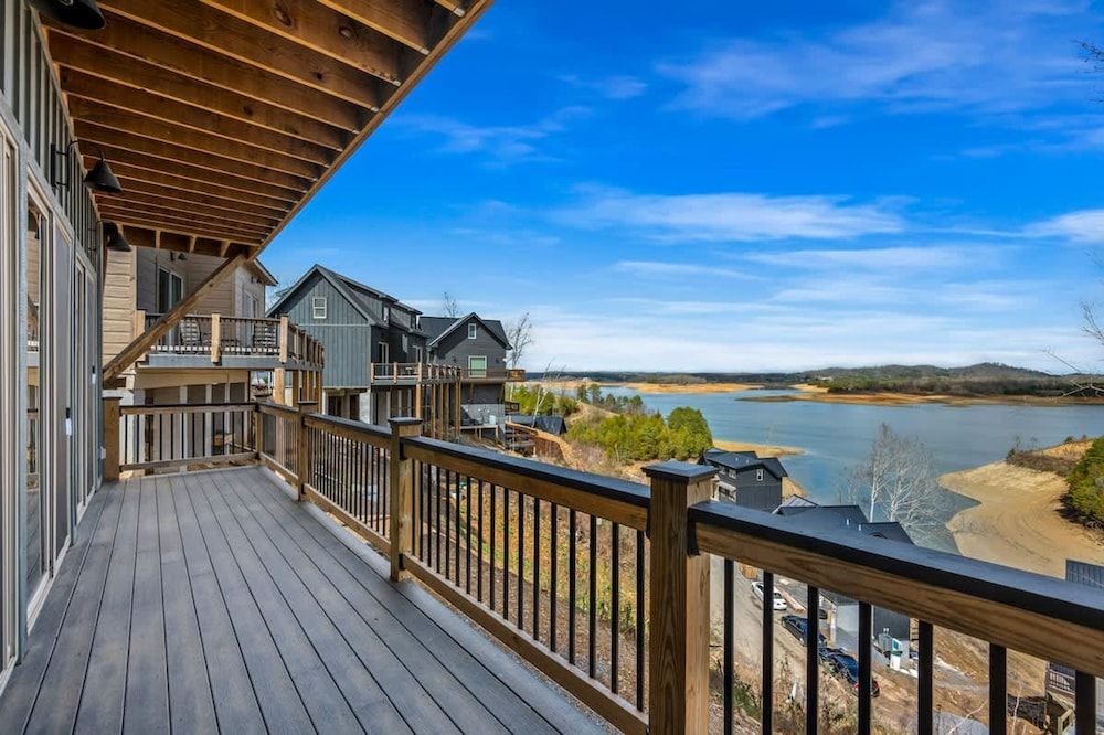 NEW Lake Cabin Sleeps 14 Indoor Pool Hot Tub Suite 37