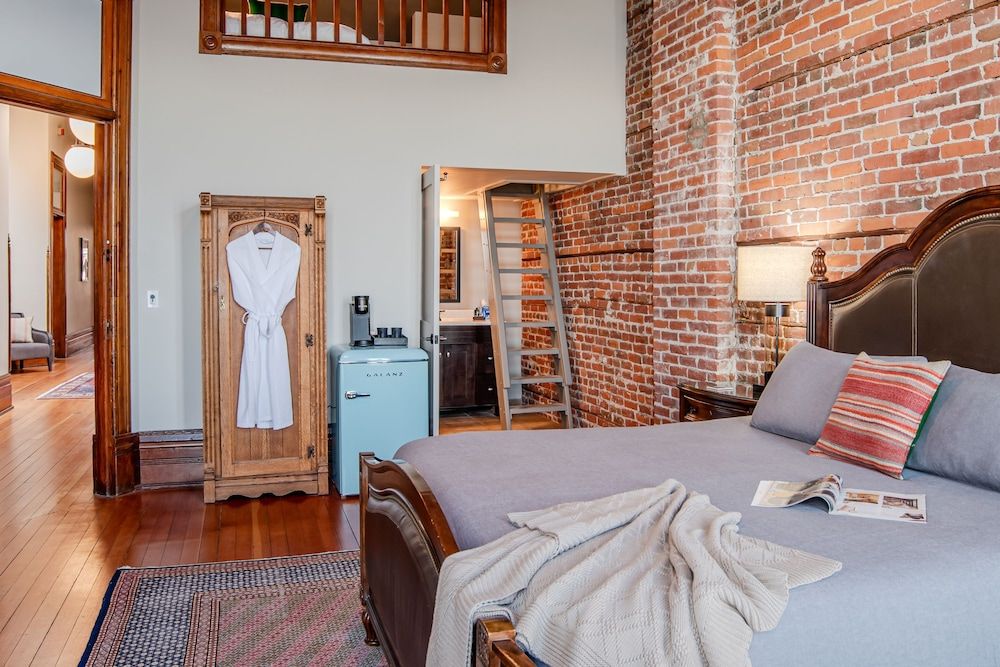 The Belmont Hotel Room (Studio) 2