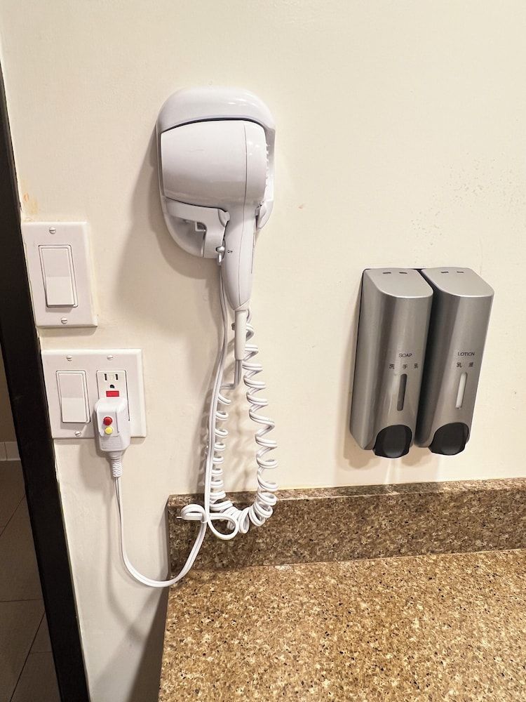 Alhambra Hotel Basic Room 14