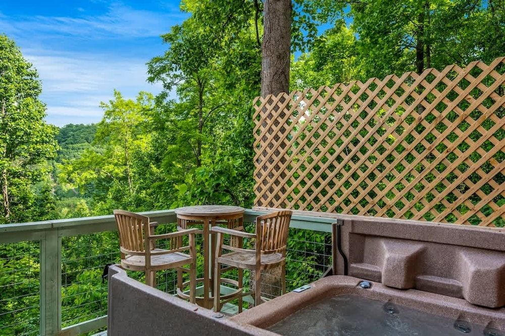 180 Views Sleeps 7 Private Hot Tub Full Kitchen Suite 25